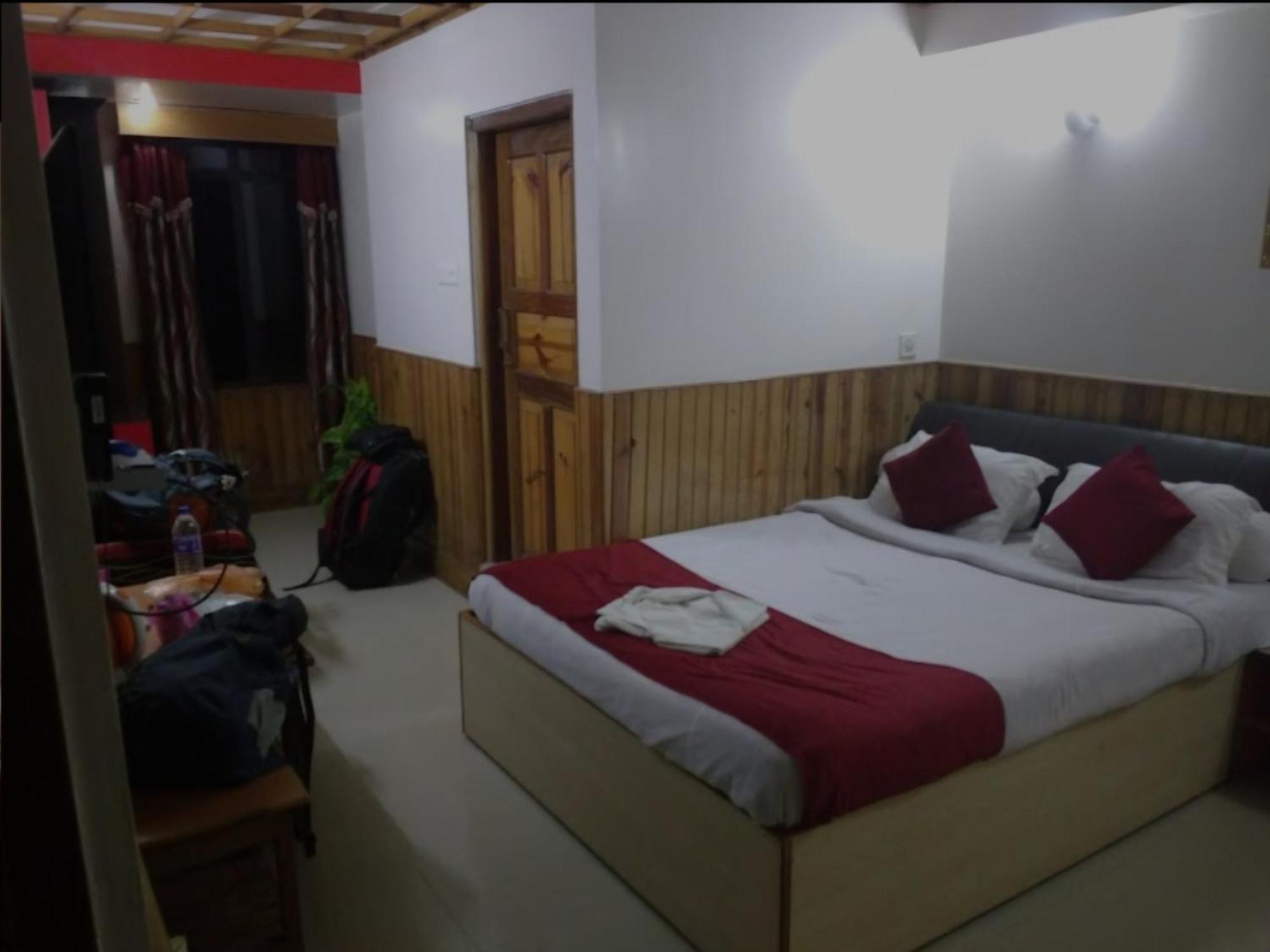 Hotel Knight Inn 실롱 외부 사진