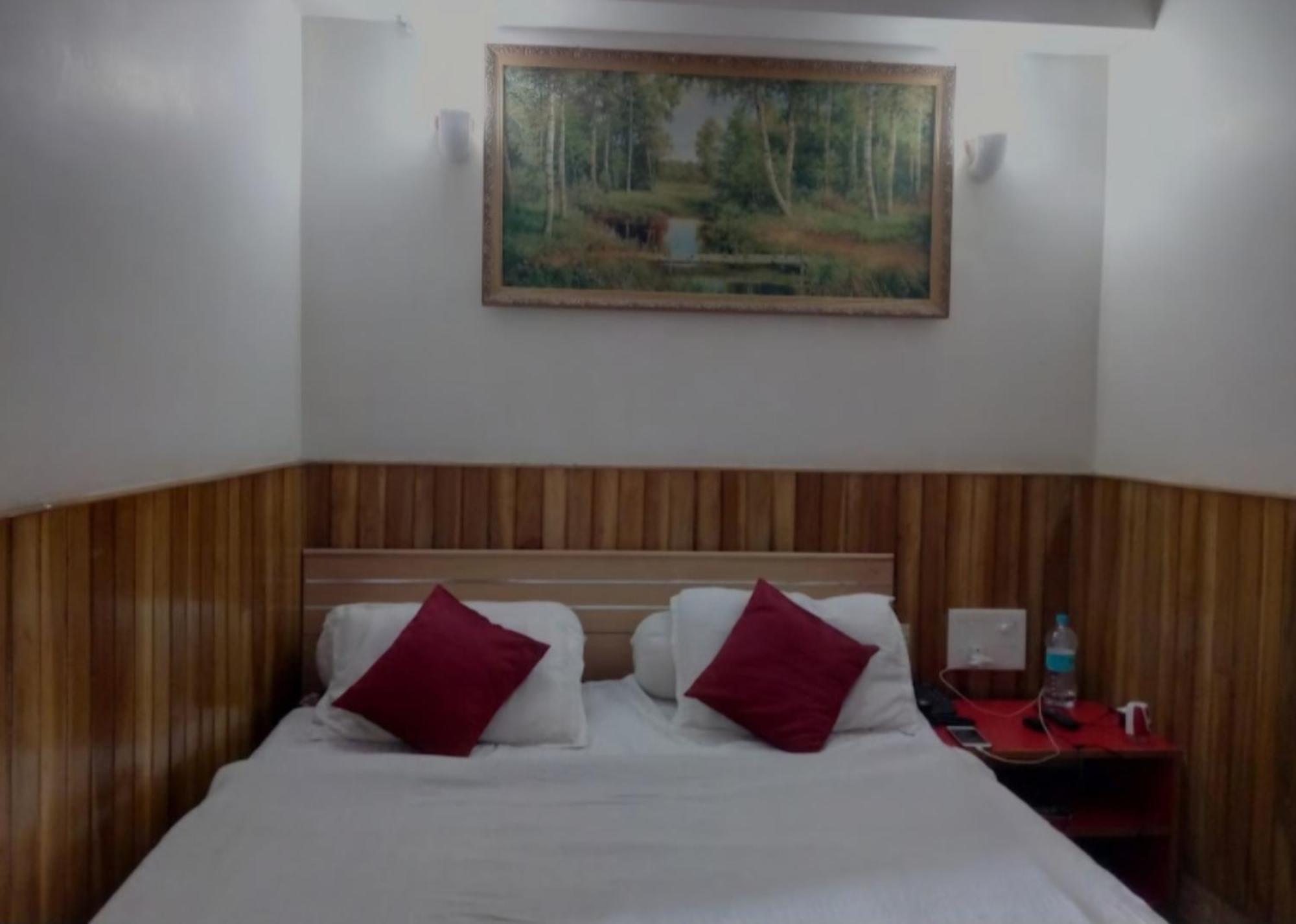 Hotel Knight Inn 실롱 외부 사진