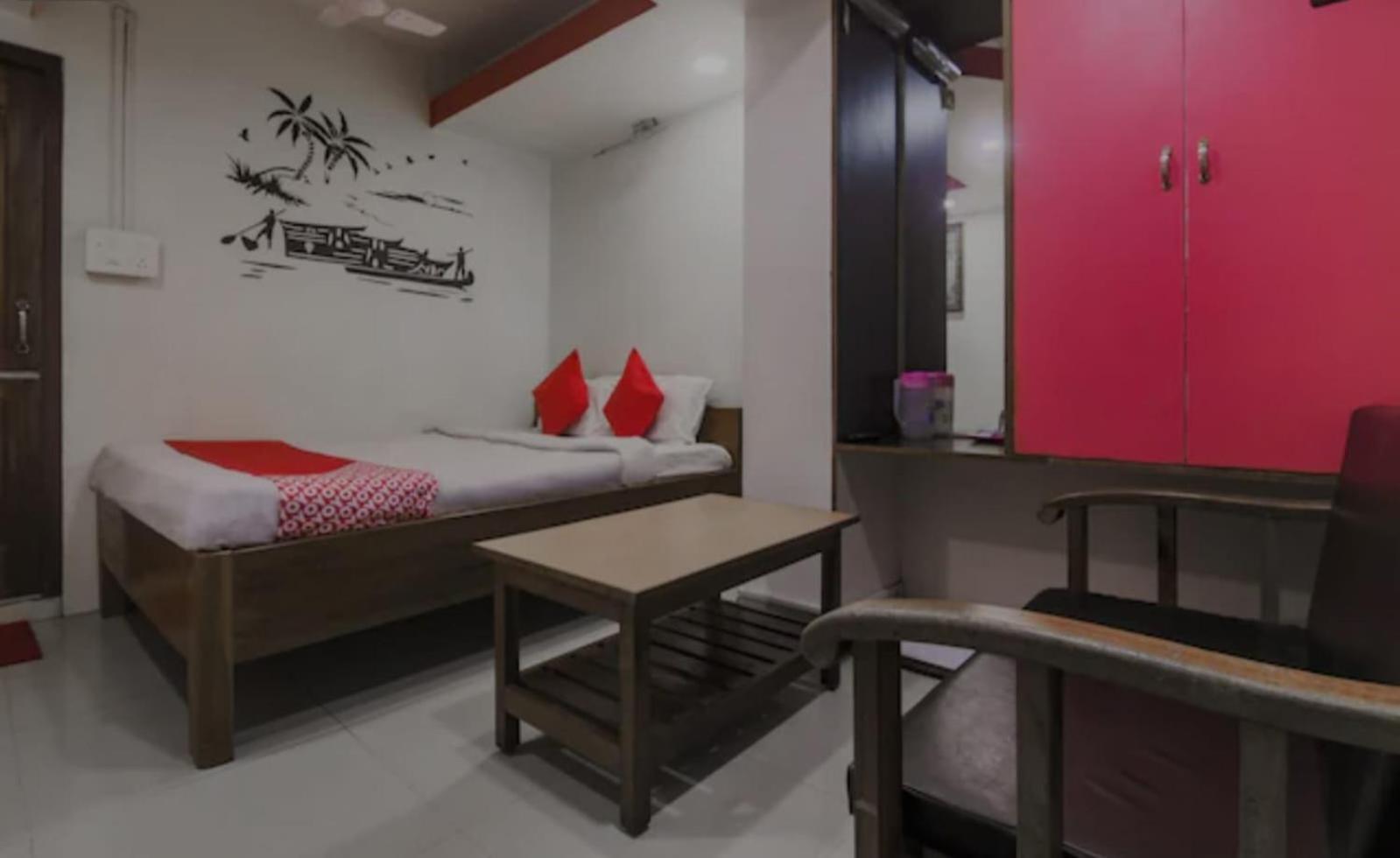 Hotel Knight Inn 실롱 외부 사진