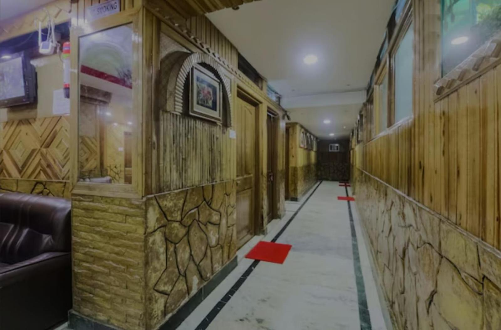 Hotel Knight Inn 실롱 외부 사진